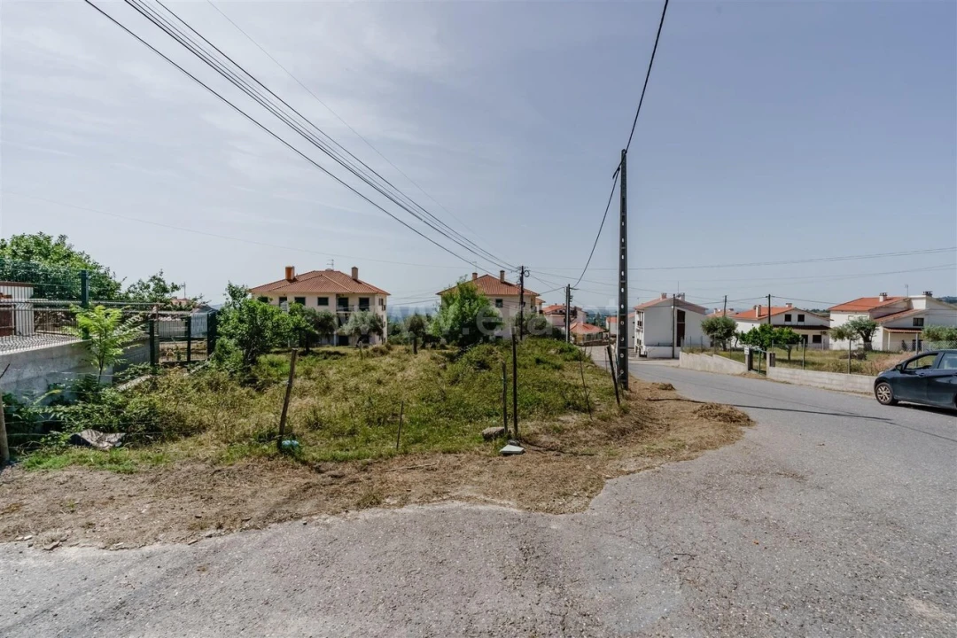 Terreno para Venda em Alpedrinha Foto 3