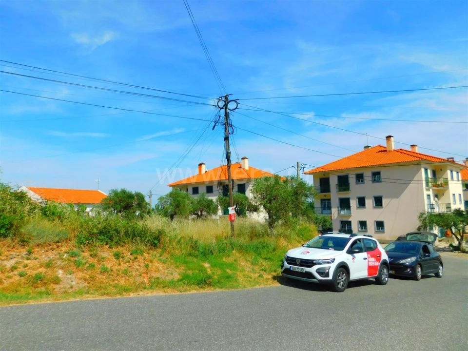 Terreno para Venda em Alpedrinha Foto 2