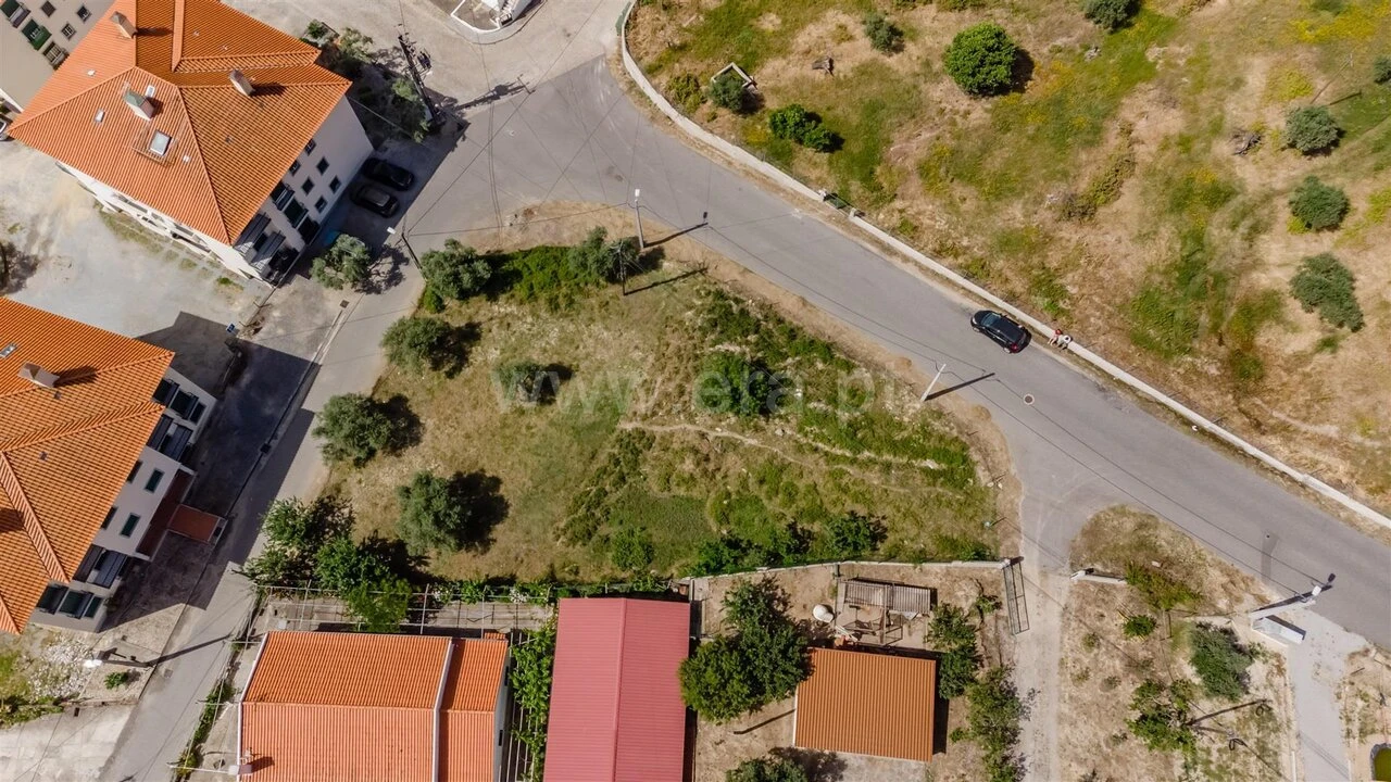 Terreno para Venda em Alpedrinha Foto 1
