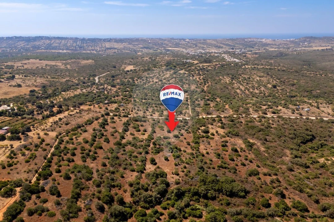 Terreno para Venda em Bensafrim e Barão de São João Foto 2