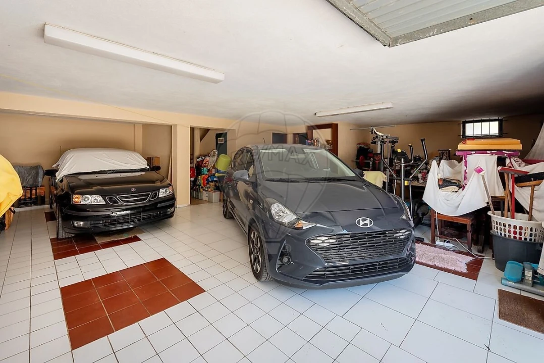 Moradia T5 para Venda em Lagos (São Sebastião e Santa Maria) Foto 45