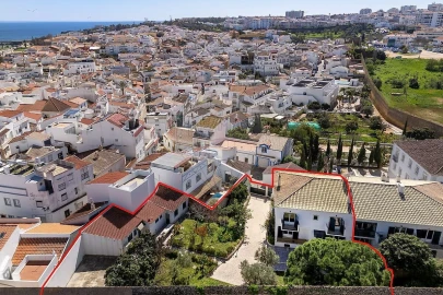 Moradia T5 para Venda em Lagos (São Sebastião e Santa Maria)