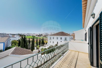 Moradia T5 para Venda em Lagos (São Sebastião e Santa Maria)