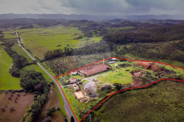 Quinta T0 para Venda em Saboia Foto 6