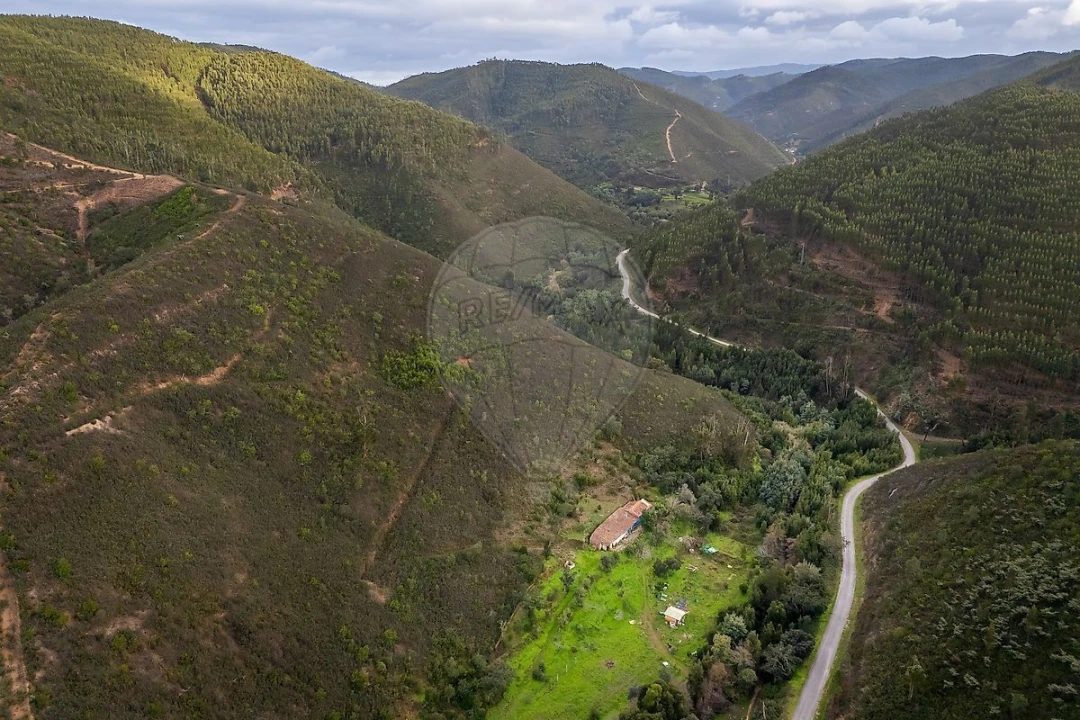 Moradia T4 para Venda em Monchique Foto 33