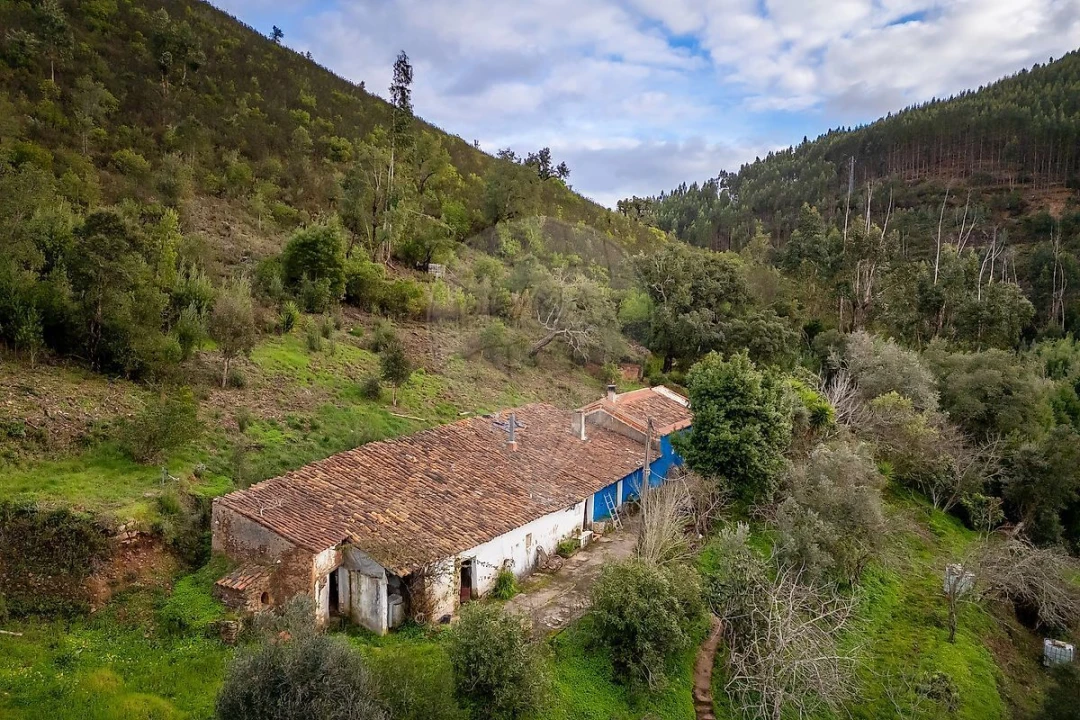 Moradia T4 para Venda em Monchique Foto 1