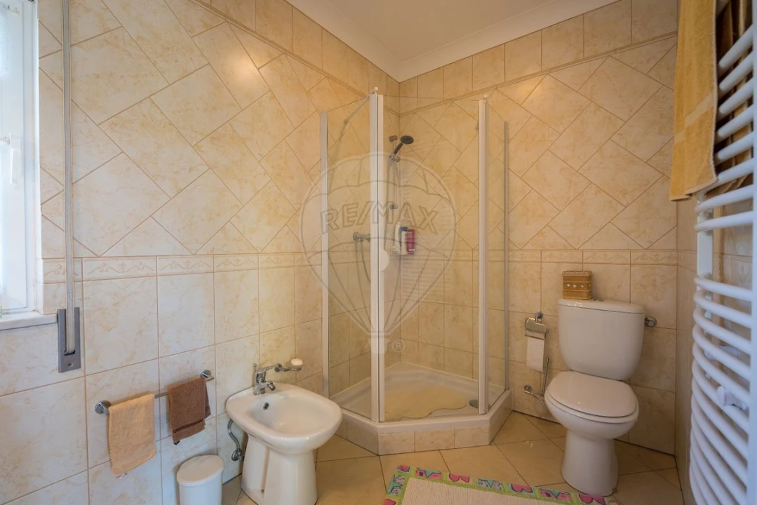 Moradia T4 para Venda em Luz Foto 15