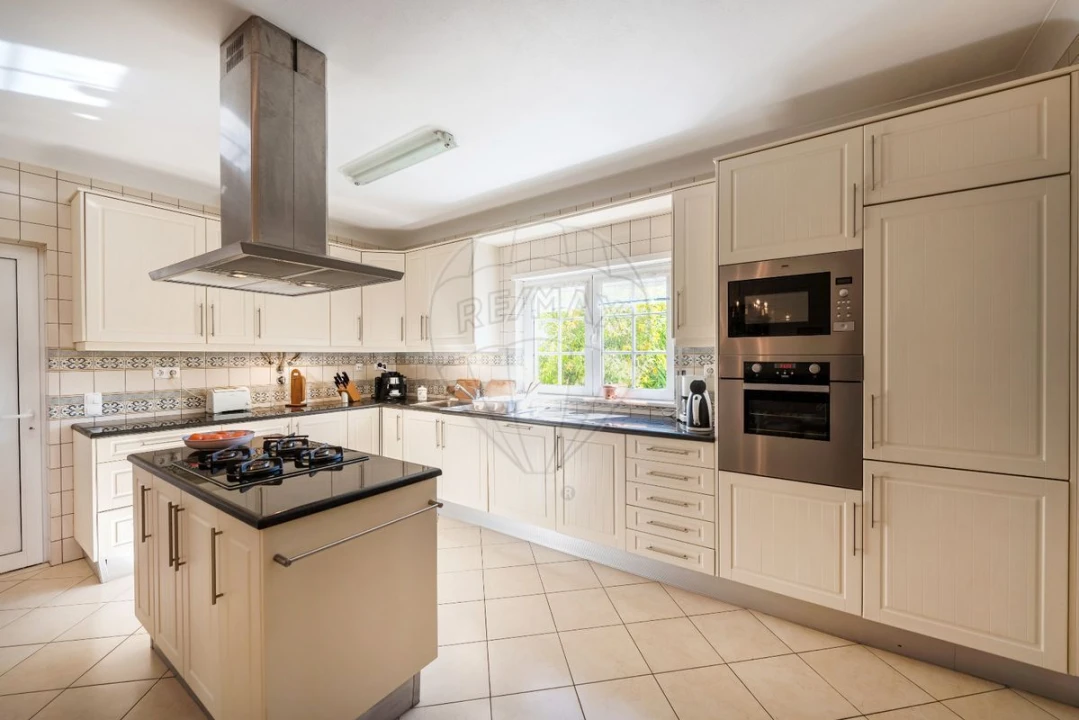 Moradia T4 para Venda em Luz Foto 9