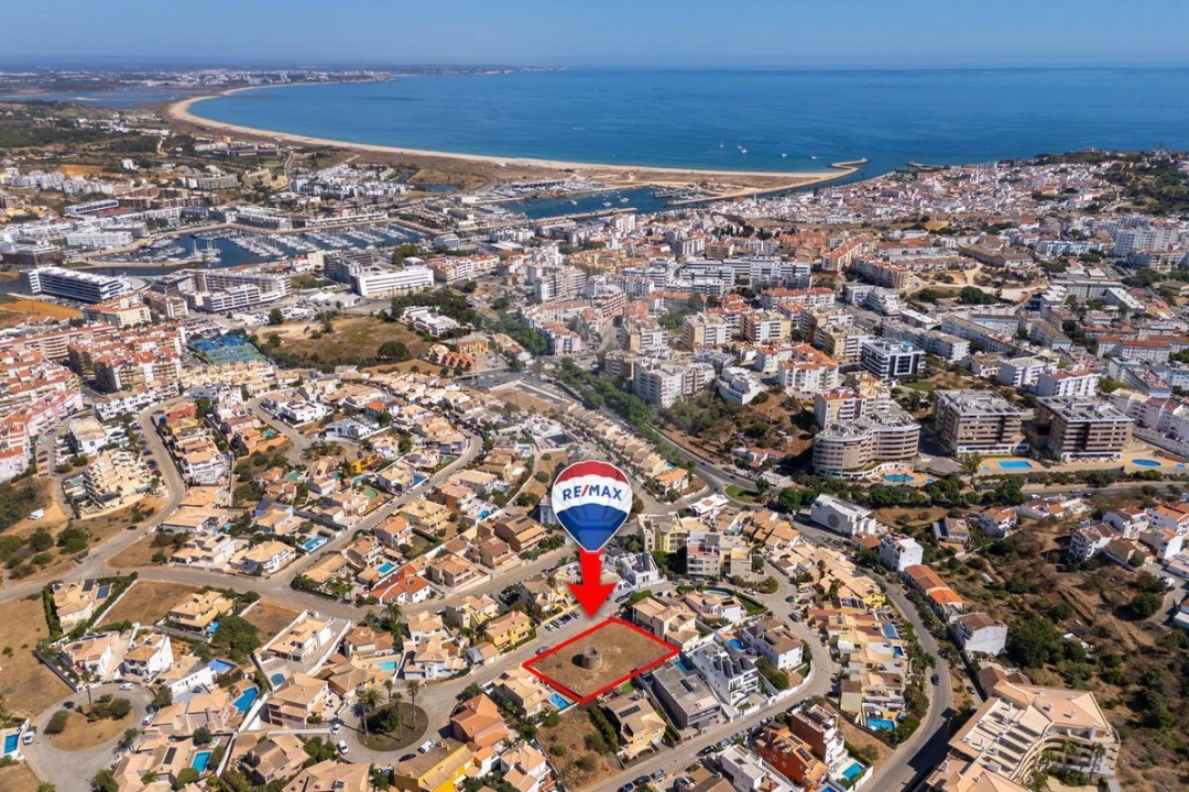 Terreno para Venda em Lagos (São Sebastião e Santa Maria) Foto 1
