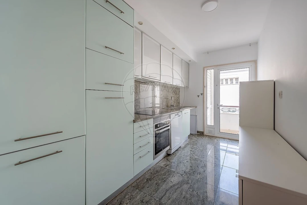 Apartamento T2 para Venda em Lagos (São Sebastião e Santa Maria) Foto 2