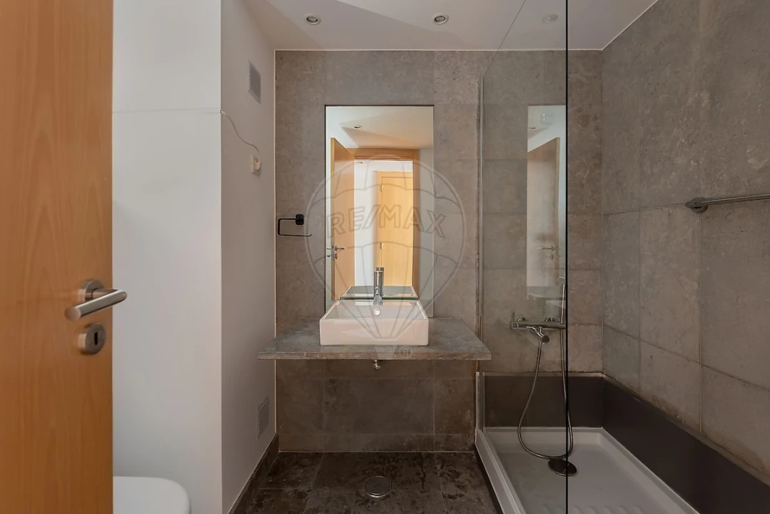 Apartamento T2 para Venda em Lagos (São Sebastião e Santa Maria) Foto 15