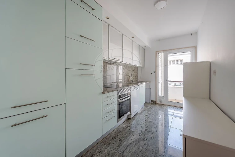 Apartamento T2 para Venda em Lagos (São Sebastião e Santa Maria) Foto 2