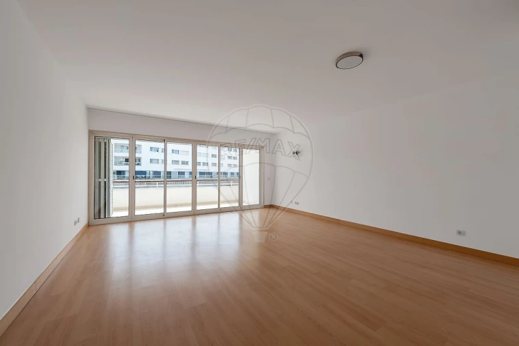 Apartamento T2 para Venda em Lagos (São Sebastião e Santa Maria) Foto 5