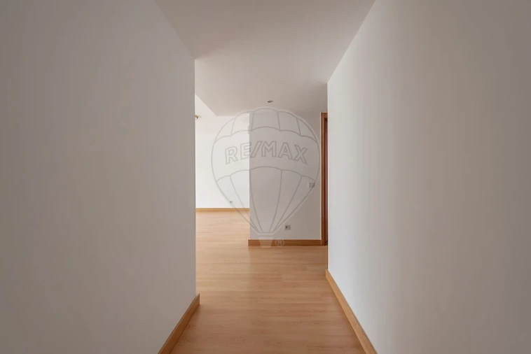 Apartamento T2 para Venda em Lagos (São Sebastião e Santa Maria) Foto 4