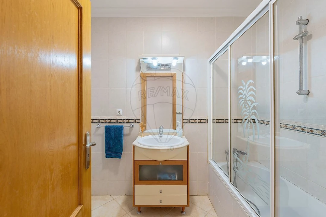 Apartamento T3 para Venda em Odiaxere Foto 24