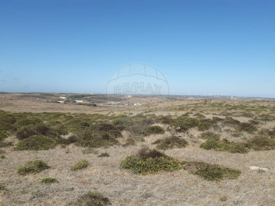 Terreno para Venda em Vila do Bispo e Raposeira Foto 2