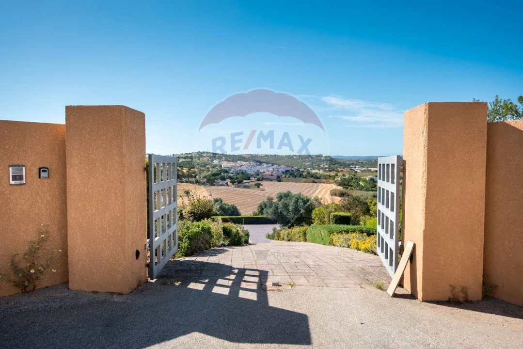 Moradia T5 para Venda em Lagos (São Sebastião e Santa Maria) Foto 38