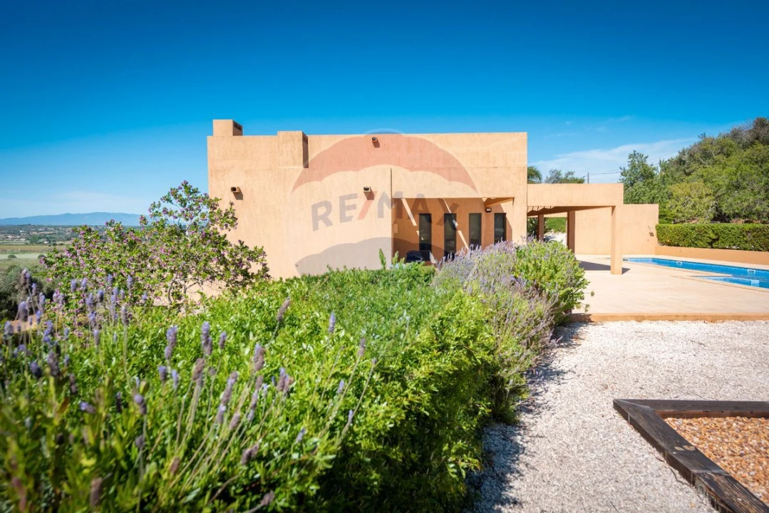 Moradia T5 para Venda em Lagos (São Sebastião e Santa Maria) Foto 33