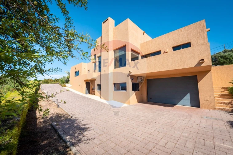 Moradia T5 para Venda em Lagos (São Sebastião e Santa Maria) Foto 32