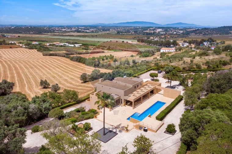 Moradia T5 para Venda em Lagos (São Sebastião e Santa Maria) Foto 2