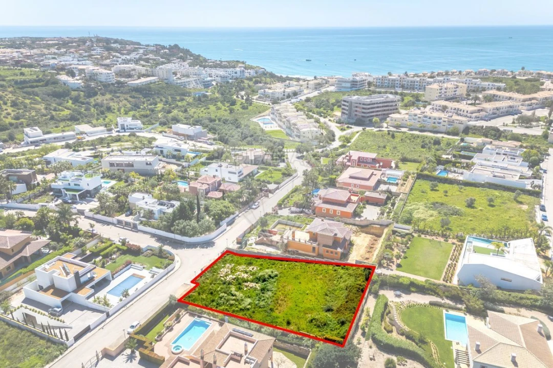 Terreno para Venda em Lagos (São Sebastião e Santa Maria) Foto 2