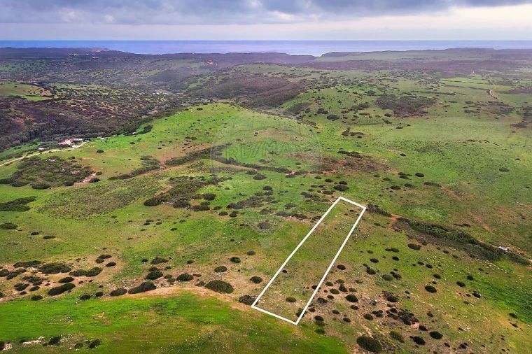 Terreno para Venda em Vila do Bispo e Raposeira Foto 1