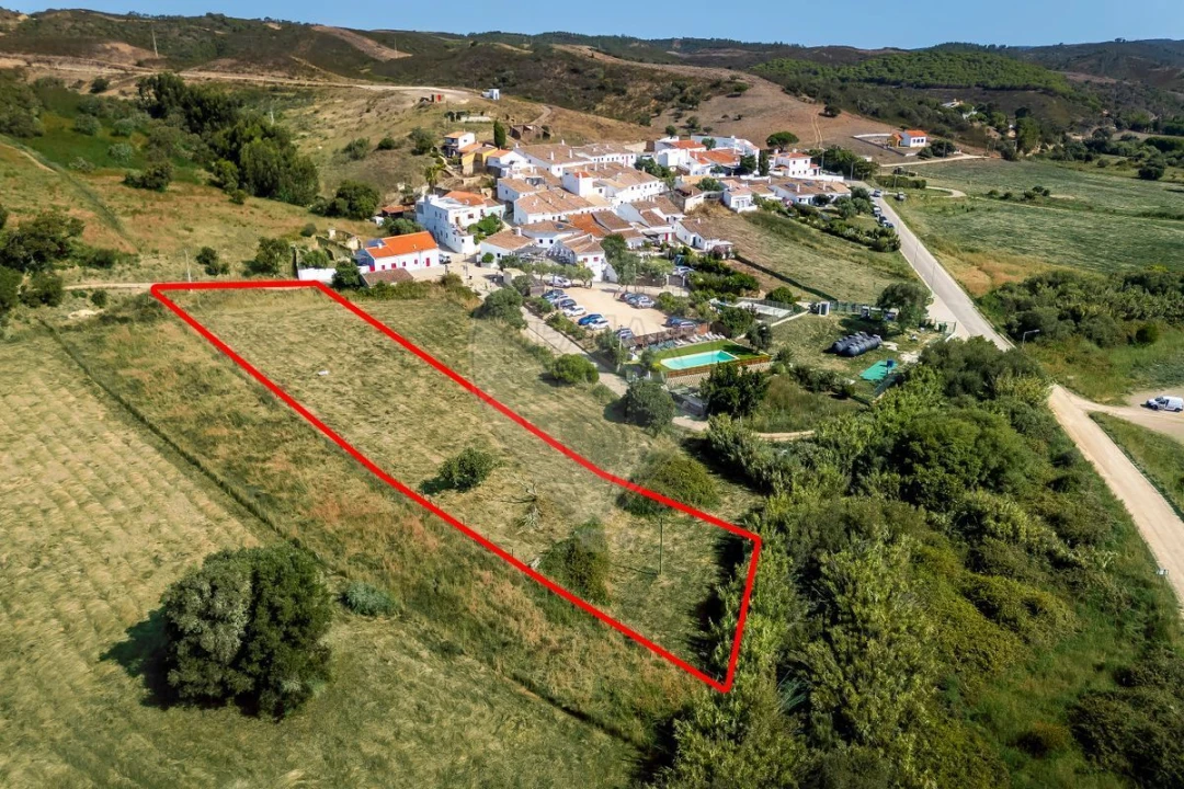 Terreno para Venda em Vila do Bispo e Raposeira Foto 2