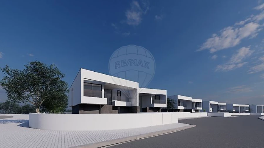 Moradia T4 para Venda em Lagos (São Sebastião e Santa Maria) Foto 4