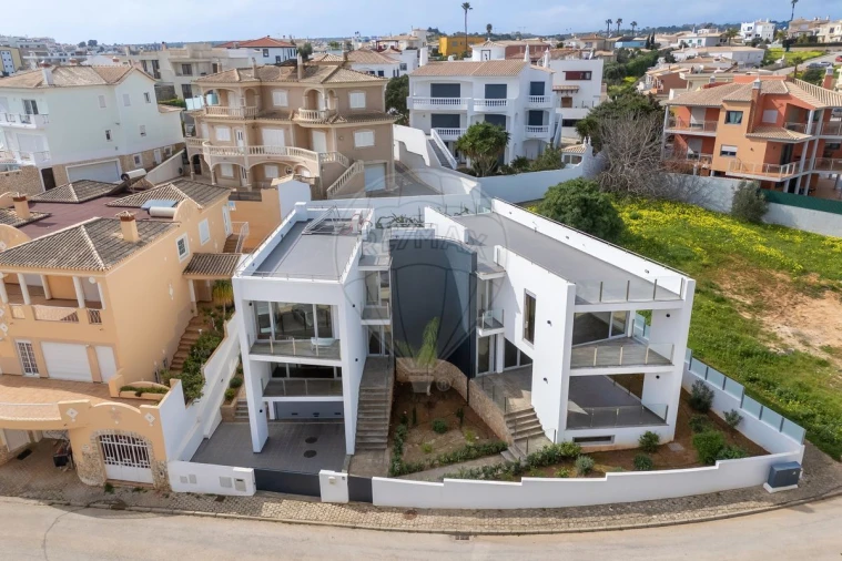 Moradia T4 para Venda em Lagos (São Sebastião e Santa Maria) Foto 36