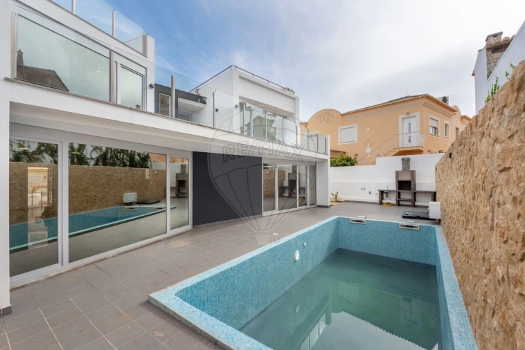 Moradia T4 para Venda em Lagos (São Sebastião e Santa Maria) Foto 25