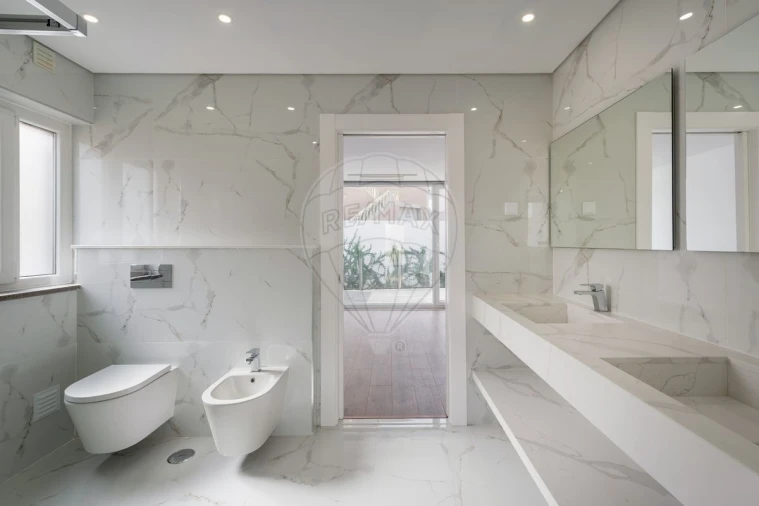 Moradia T4 para Venda em Lagos (São Sebastião e Santa Maria) Foto 16