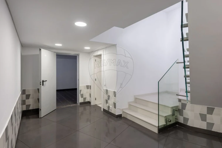 Moradia T4 para Venda em Lagos (São Sebastião e Santa Maria) Foto 24