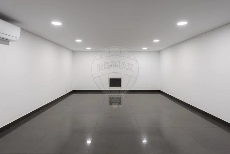 Moradia T4 para Venda em Lagos (São Sebastião e Santa Maria) Foto 28