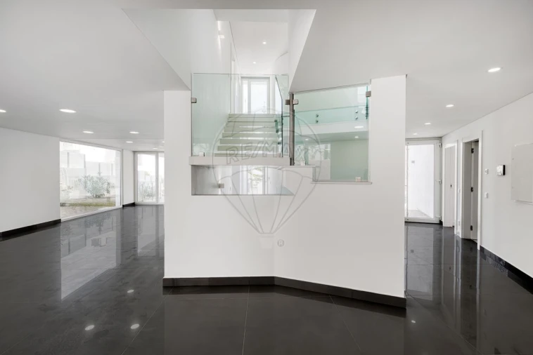 Moradia T4 para Venda em Lagos (São Sebastião e Santa Maria) Foto 7