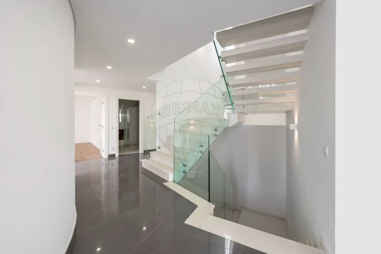 Moradia T4 para Venda em Lagos (São Sebastião e Santa Maria) Foto 20