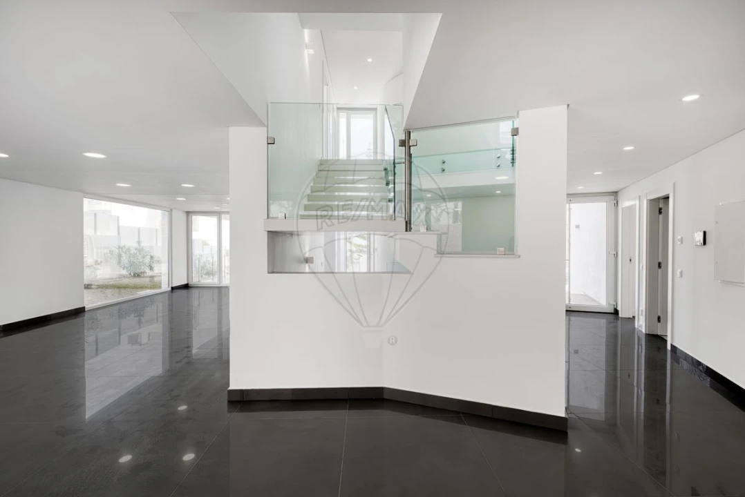 Moradia T4 para Venda em Lagos (São Sebastião e Santa Maria) Foto 7