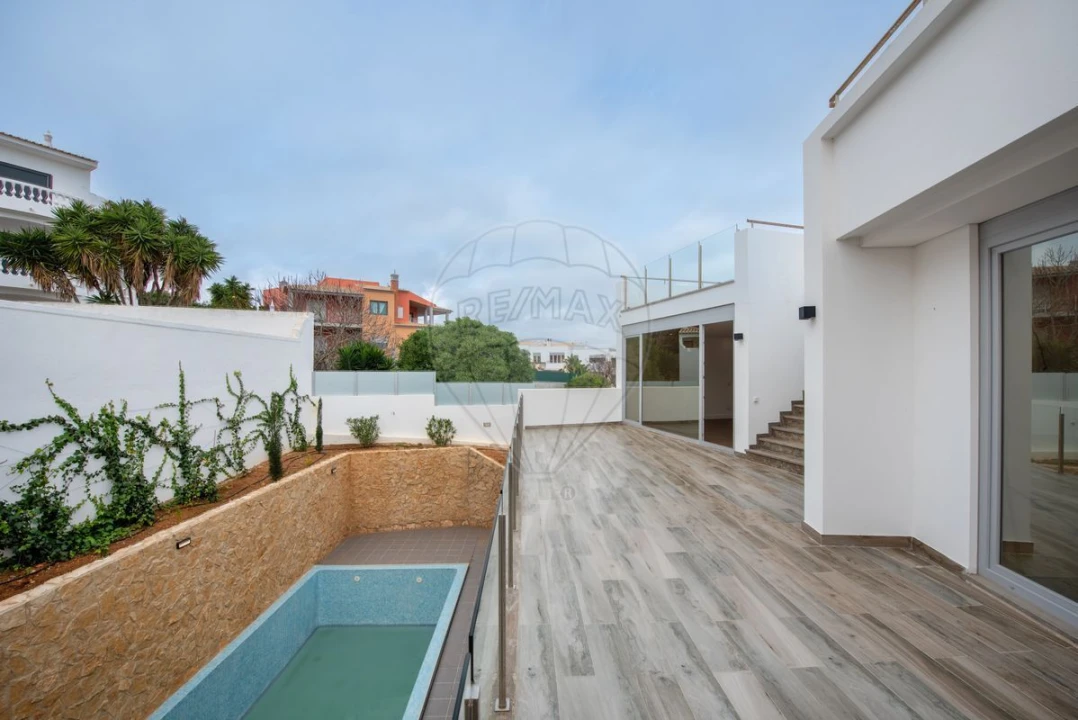 Moradia T4 para Venda em Lagos (São Sebastião e Santa Maria) Foto 32