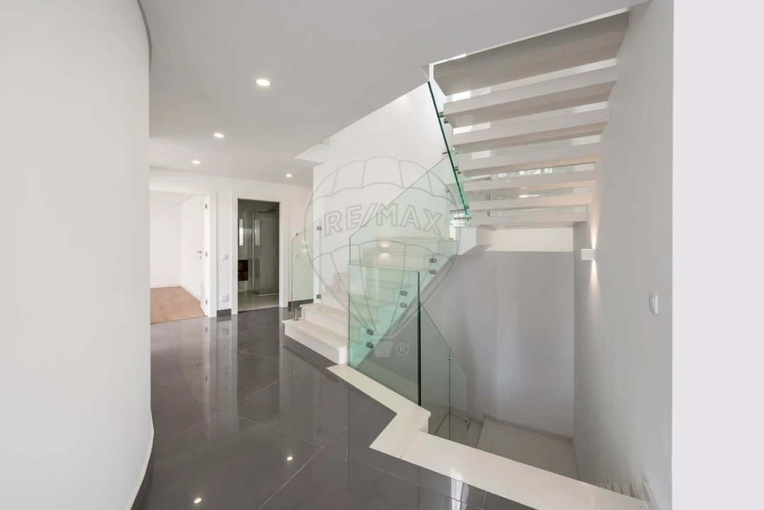 Moradia T4 para Venda em Lagos (São Sebastião e Santa Maria) Foto 20