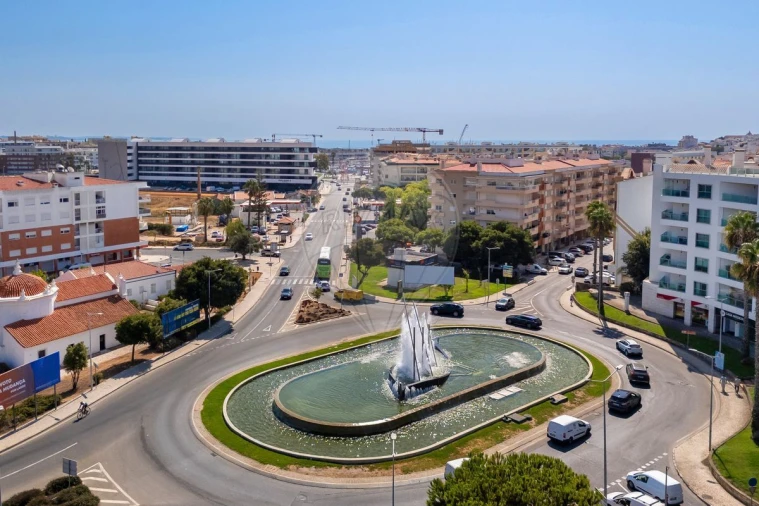 Moradia T6 para Venda em Lagos (São Sebastião e Santa Maria) Foto 2