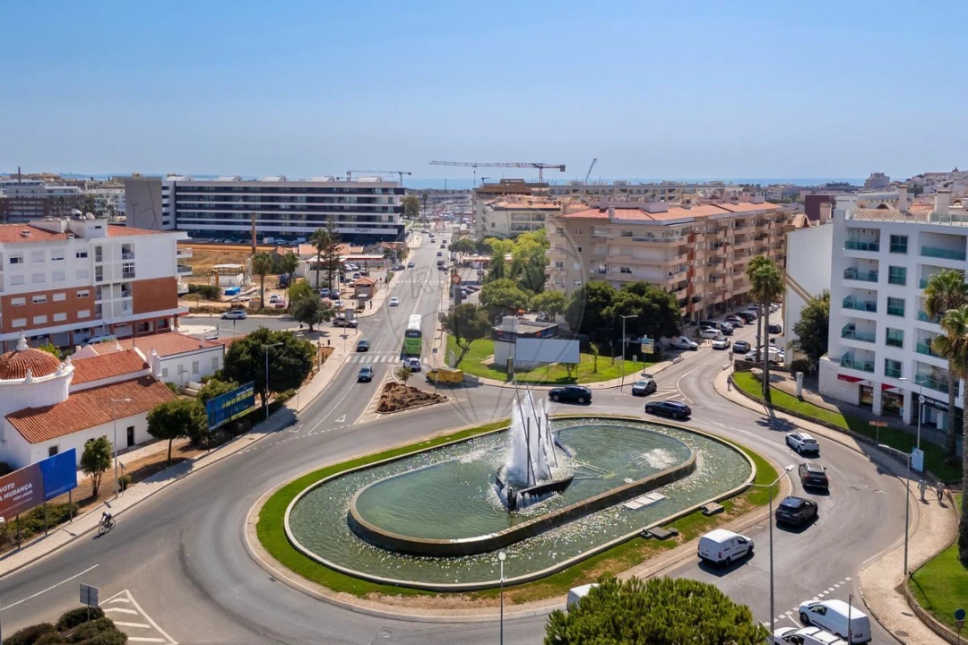 Moradia T6 para Venda em Lagos (São Sebastião e Santa Maria) Foto 2