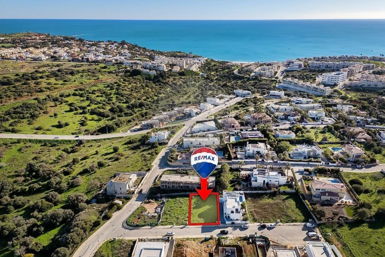 Terreno para Venda em Lagos (São Sebastião e Santa Maria)