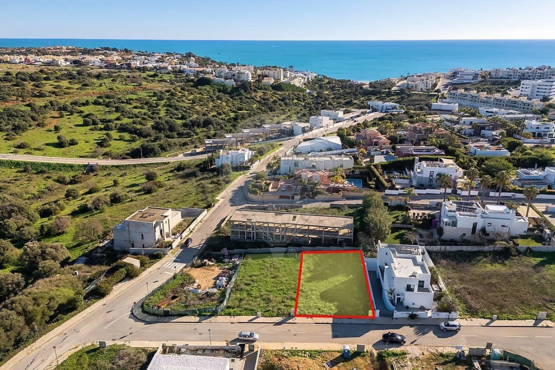 Terreno para Venda em Lagos (São Sebastião e Santa Maria) Foto 2
