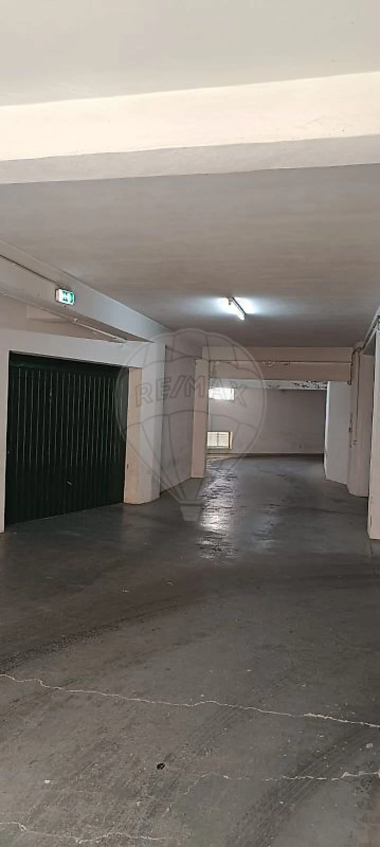 Garagem para Venda em Lagos (São Sebastião e Santa Maria) Foto 9