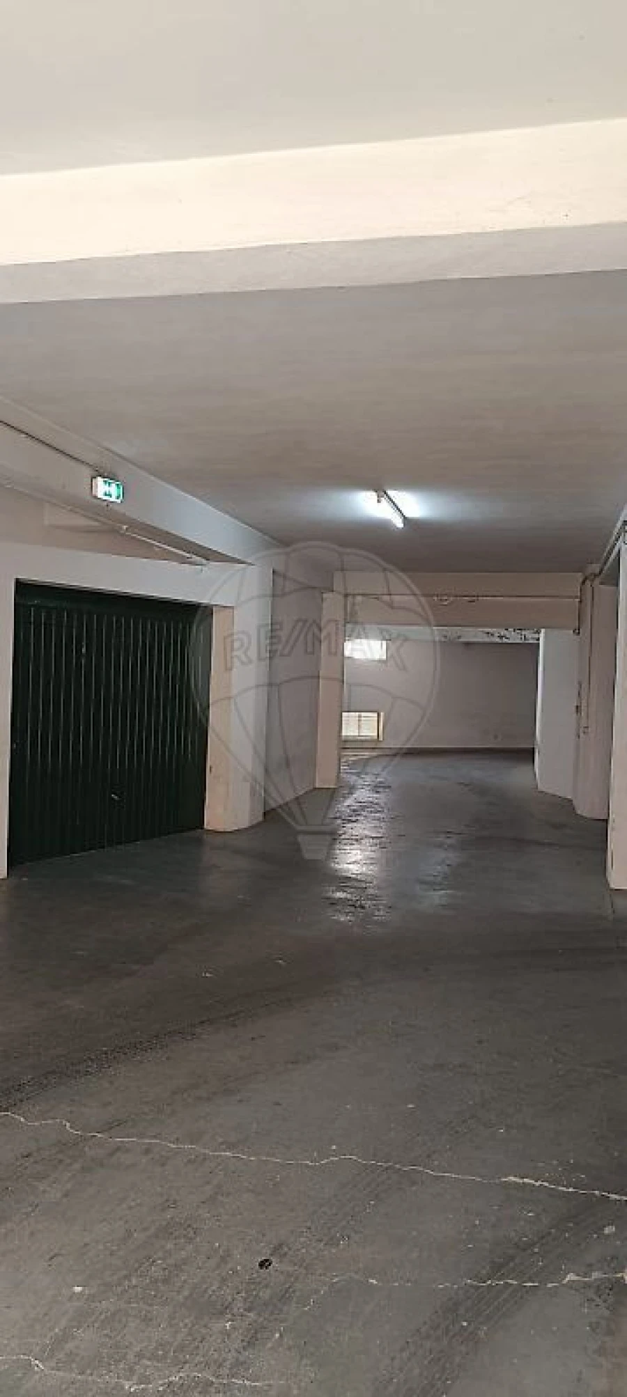 Garagem para Venda em Lagos (São Sebastião e Santa Maria) Foto 9