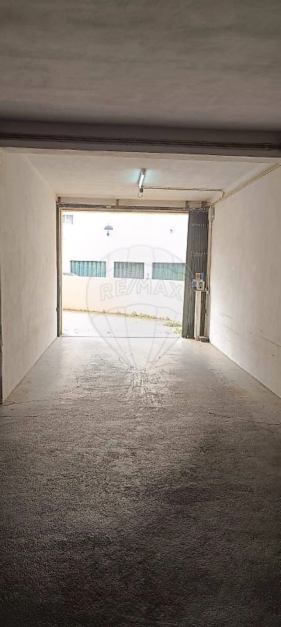 Garagem para Venda em Lagos (São Sebastião e Santa Maria) Foto 5