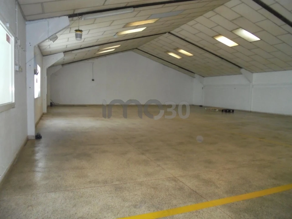 Armazém para Venda em Rio Tinto Foto 10