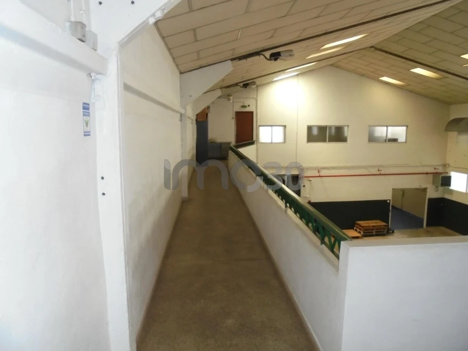 Armazém para Venda em Rio Tinto Foto 12