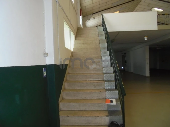 Armazém para Venda em Rio Tinto Foto 2