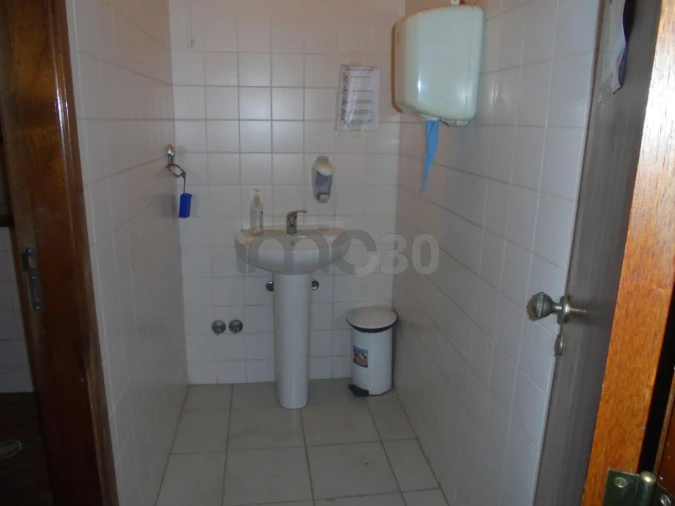 Armazém para Venda em Rio Tinto Foto 7