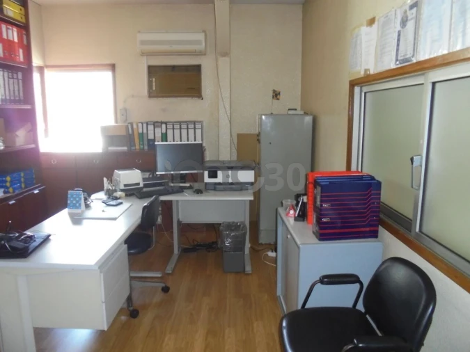 Armazém para Venda em Rio Tinto